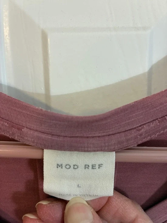 MOD REF Women’s V Neck Short Sleeve Flowing Mauve T Shirt- Size Large - Picture 2 of 13